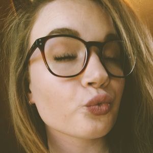 Meet your Posher, Joannah